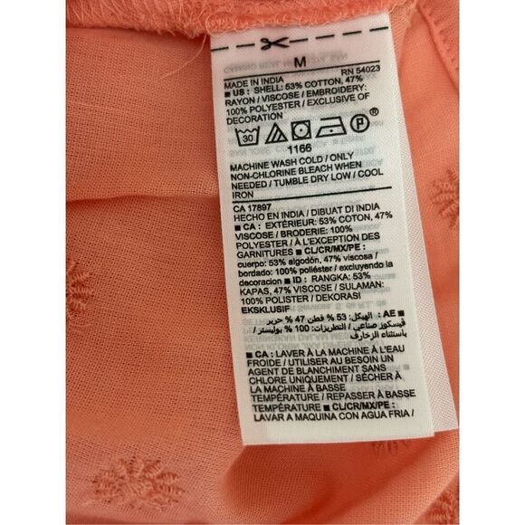 ❤️Old Navy Tiered Embroidered Tie Back Blouse - Picture 4 of 4